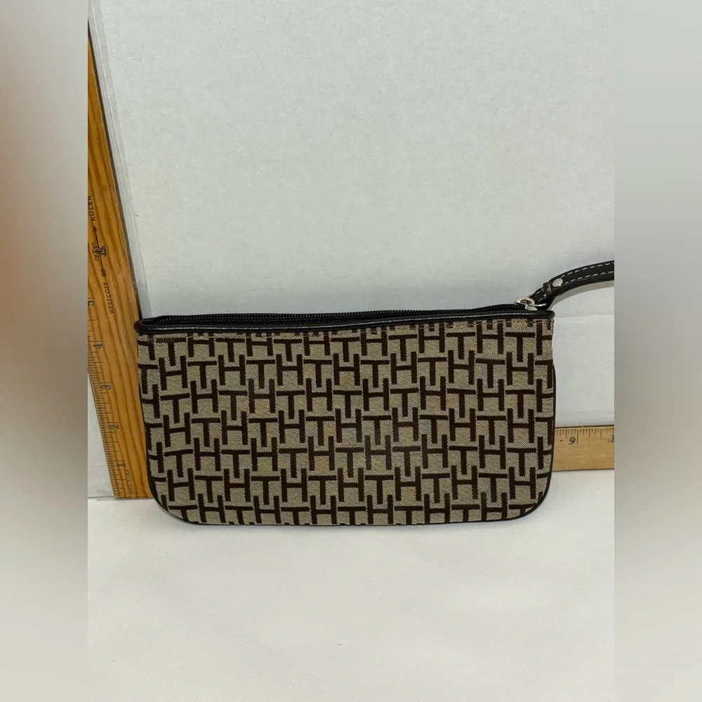 Tommy Hilfiger wristlet Women’s Brown Tan Retro 90s small coin purse vintage